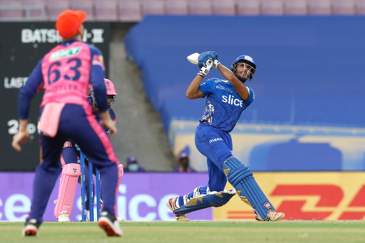 IPL 2022, MI vs RR | Twitter reacts as Tilak Varma's six hits cameraman on his head